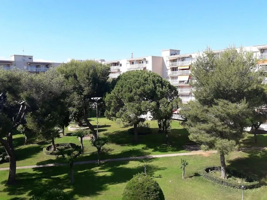 Apartamento En Complejo Residencial 살루